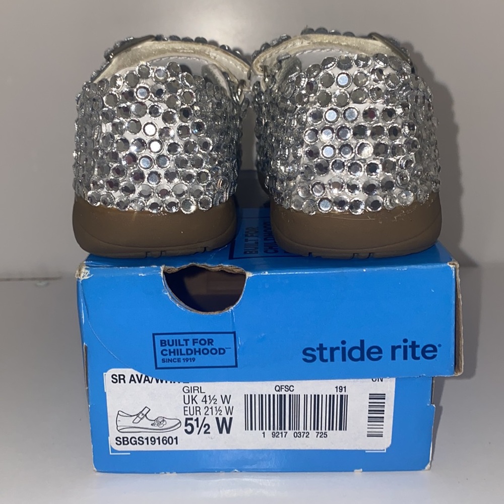 Stride Rite Ava white patent leather shoes, size 5.5W - Picture 5 of 10